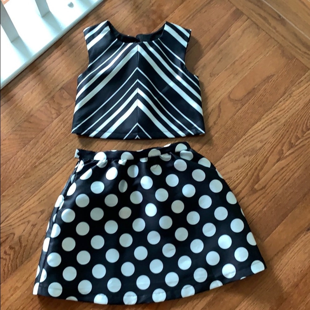 Size 9 two piece top and skirt